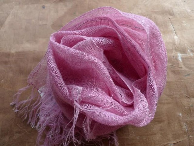 線麻手工編織絲巾 胭脂紅 - 絲巾 - 棉．麻 粉紅色