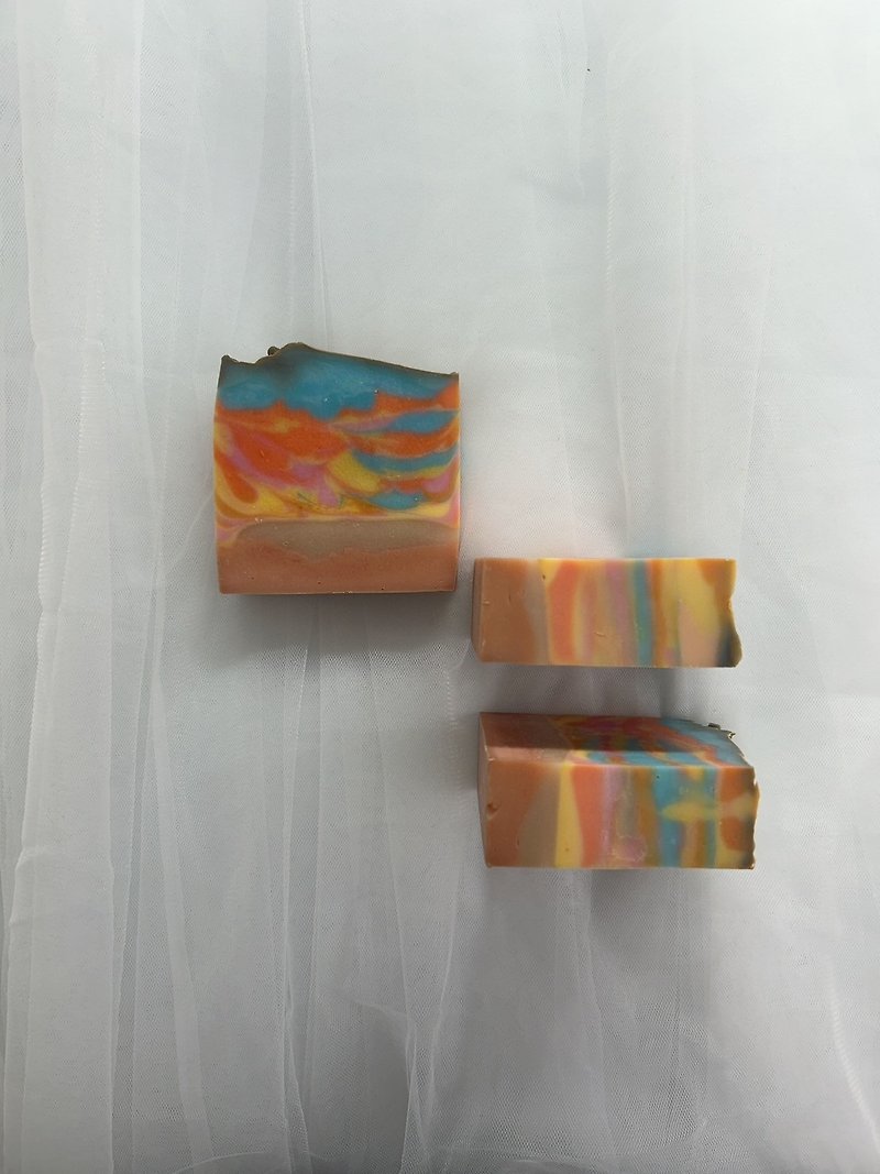 Coral color_olive shea butter moisturizing soap - สบู่ - วัสดุอื่นๆ 