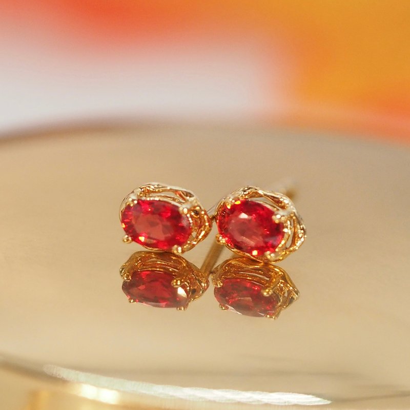 18K Gold Pigeon Blood Ruby Braid Earrings - ต่างหู - เครื่องประดับ 