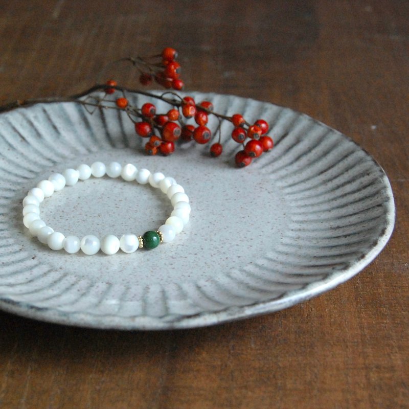 May birthstone jade x mother of pearl bracelet - Bracelets - Pearl White