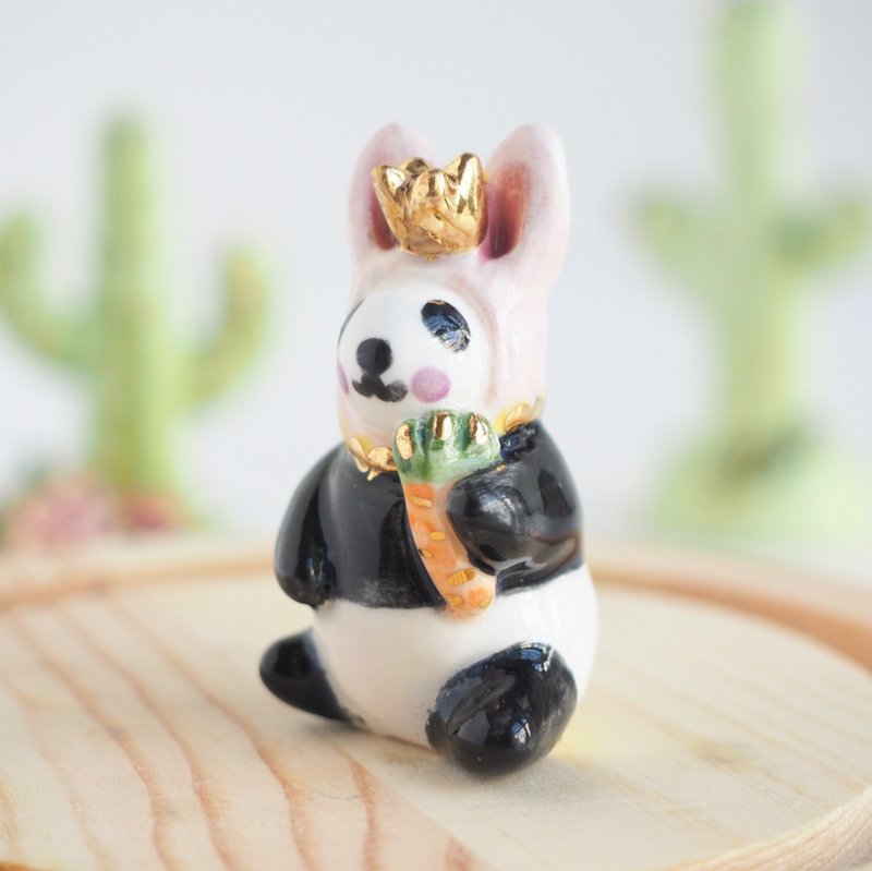偽裝成免仔的熊貓陶瓷擺飾 - 擺飾/家飾品 - 瓷 黑色