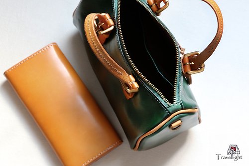 Hand-sewn leather cowhide shoulder bag 2way diagonal bag - Shop Travel  Light Messenger Bags & Sling Bags - Pinkoi