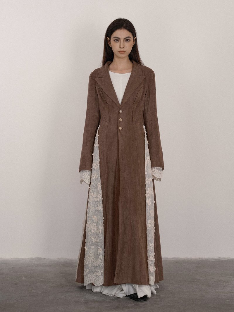 法式復古 / 蕾絲拼接翻領大衣外套 / 麂皮絨 - 女大衣/外套 - 其他材質 多色