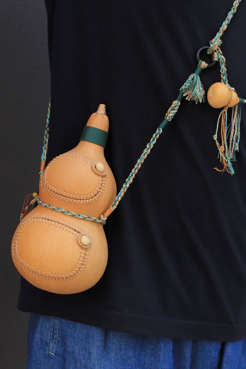 No.8-Original & Natural Large Gourd Crossbody Bag | Fully Handmade Tibetan Kumihimo| Good Luck and Blessings - กระเป๋าแมสเซนเจอร์ - พืช/ดอกไม้ 