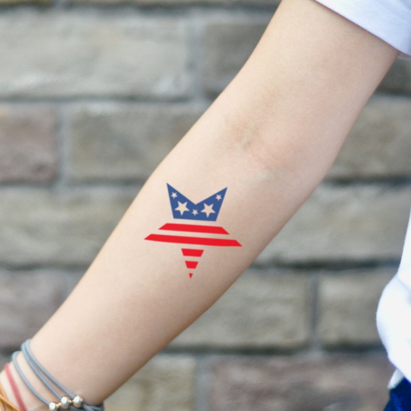 OhMyTat 美國國旗星星臂章刺青圖案紋身貼紙 (2 張) - 紋身貼紙/刺青貼紙 - 紙 多色