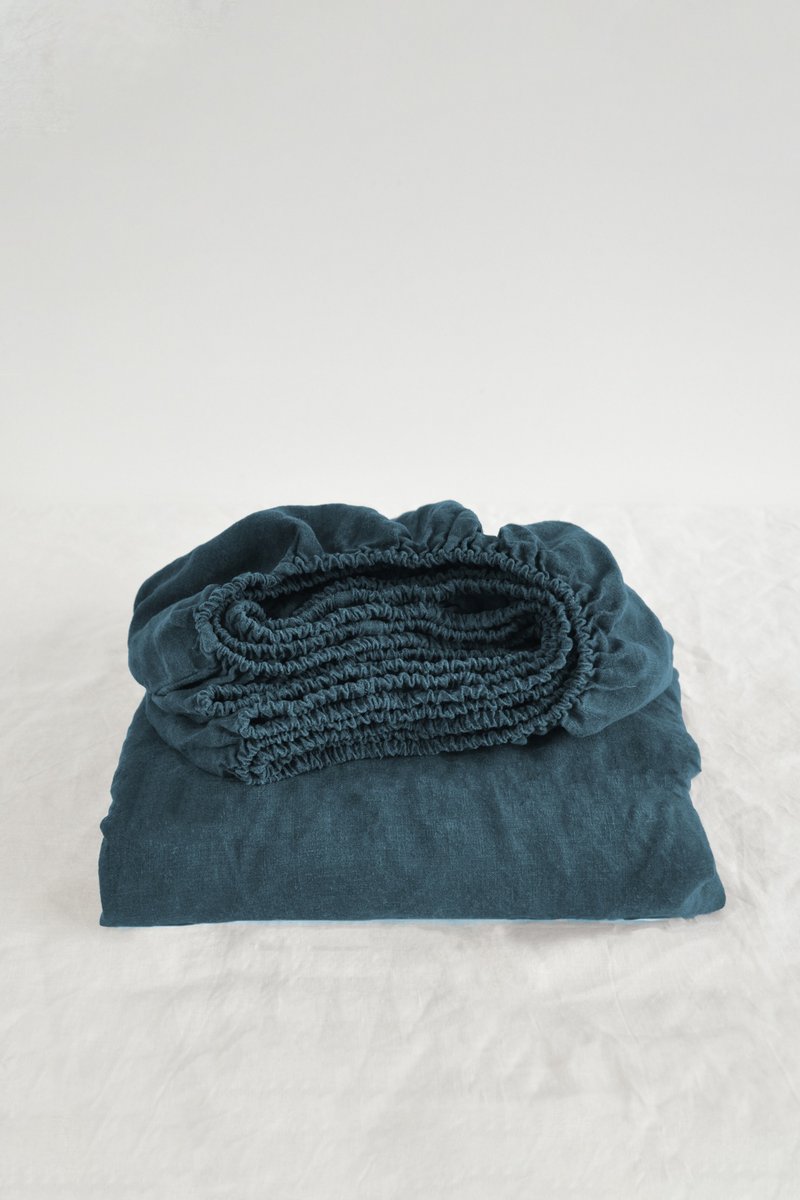 Charcoal teal linen fitted sheet / Softened linen bed sheet / Deep pocket - 寢具/床包 - 亞麻 藍色