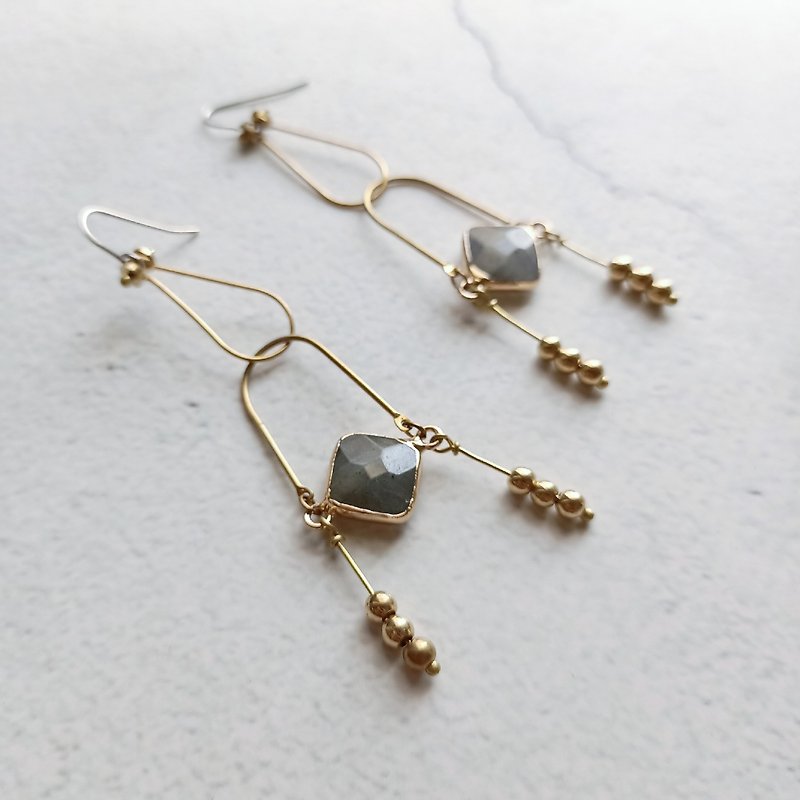 Angle balance / earrings / Clip-On/ labradorite / half and half - Earrings & Clip-ons - Copper & Brass Gray