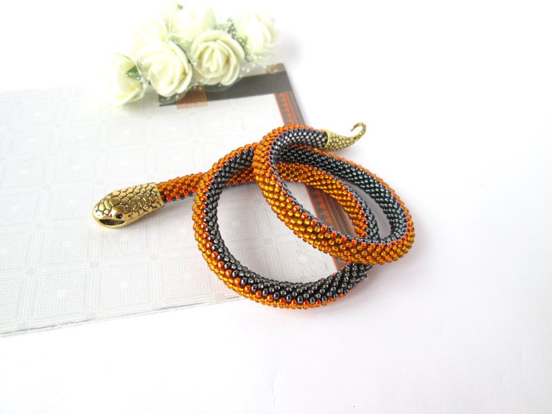 Snake beaded bracelet Orange Gray snake bracelet Ouroboros jewelry necklace - 手鍊/手環 - 其他材質 橘色