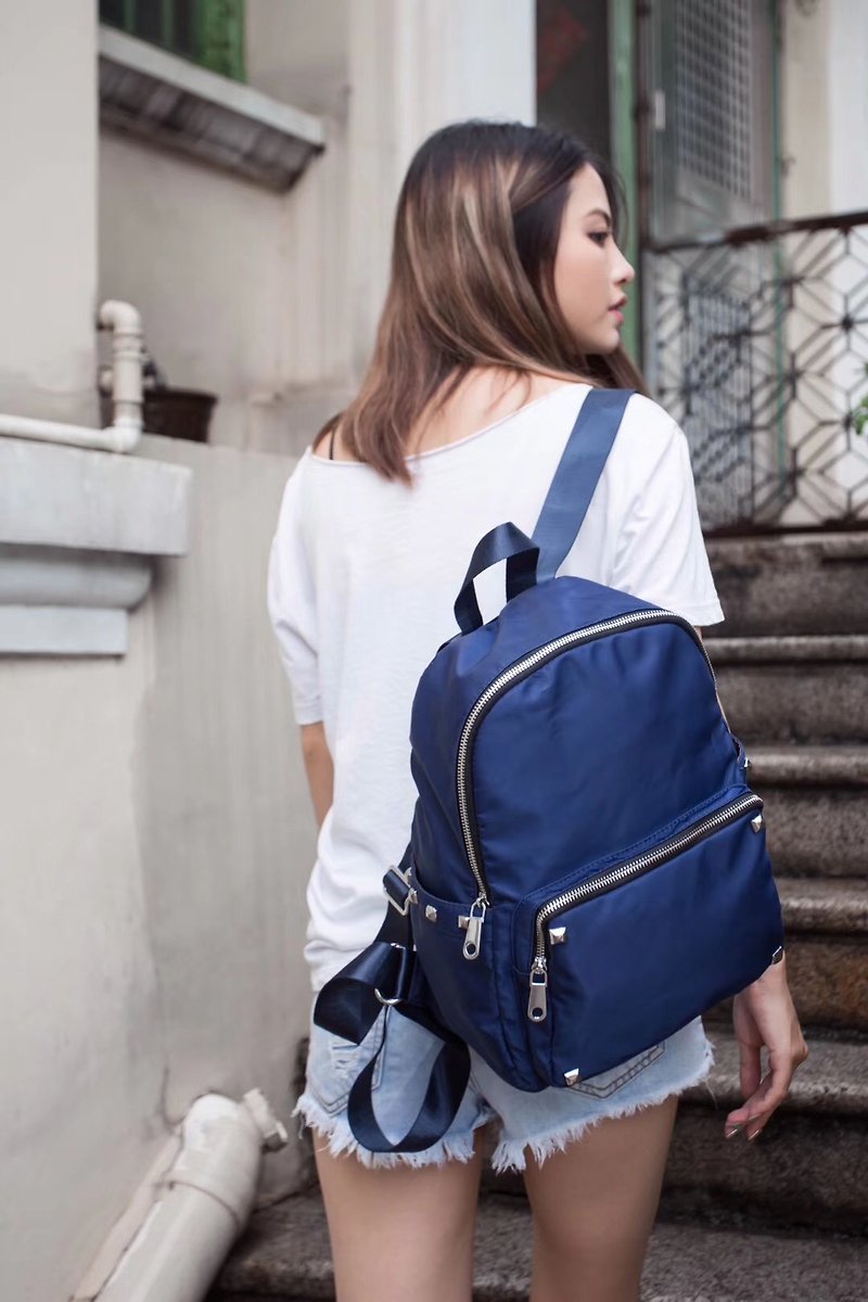 經典防潑水鉚釘後背包/旅行背包/學生書包 多色可選 #1007 - 後背包/書包 - 防水材質 藍色