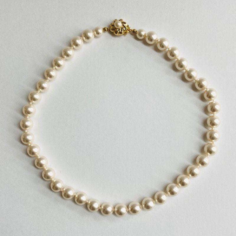 Resin pearl all knot necklace/10mm approx. 43cm/white beige/G/made in Japan - สร้อยคอ - พลาสติก ขาว