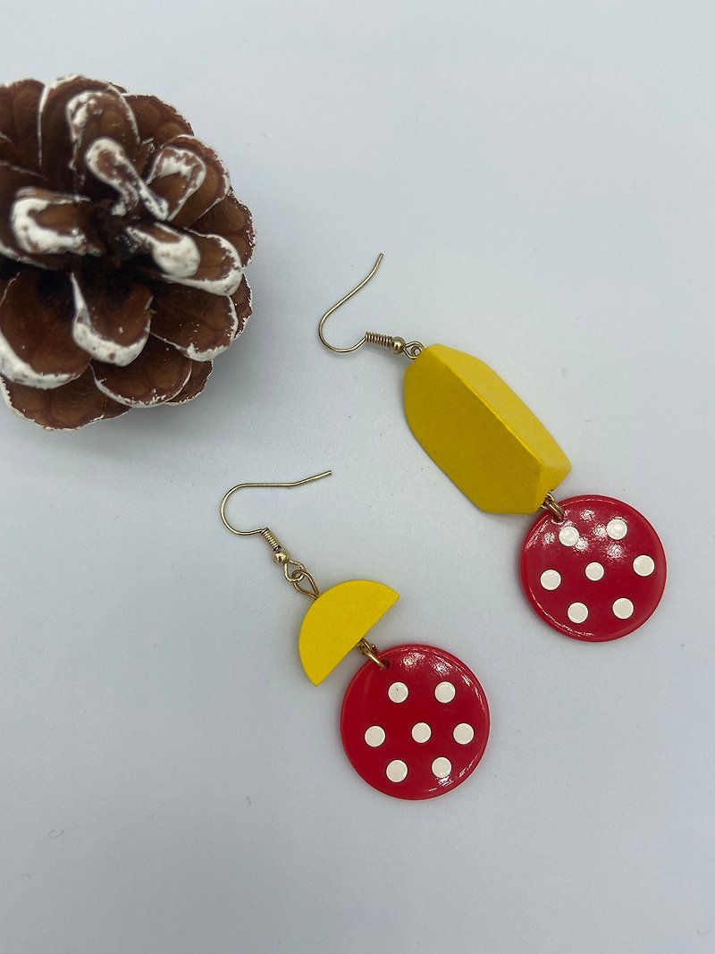 SUNNIEDESIGN retro pop earrings - Earrings & Clip-ons - Wood Yellow