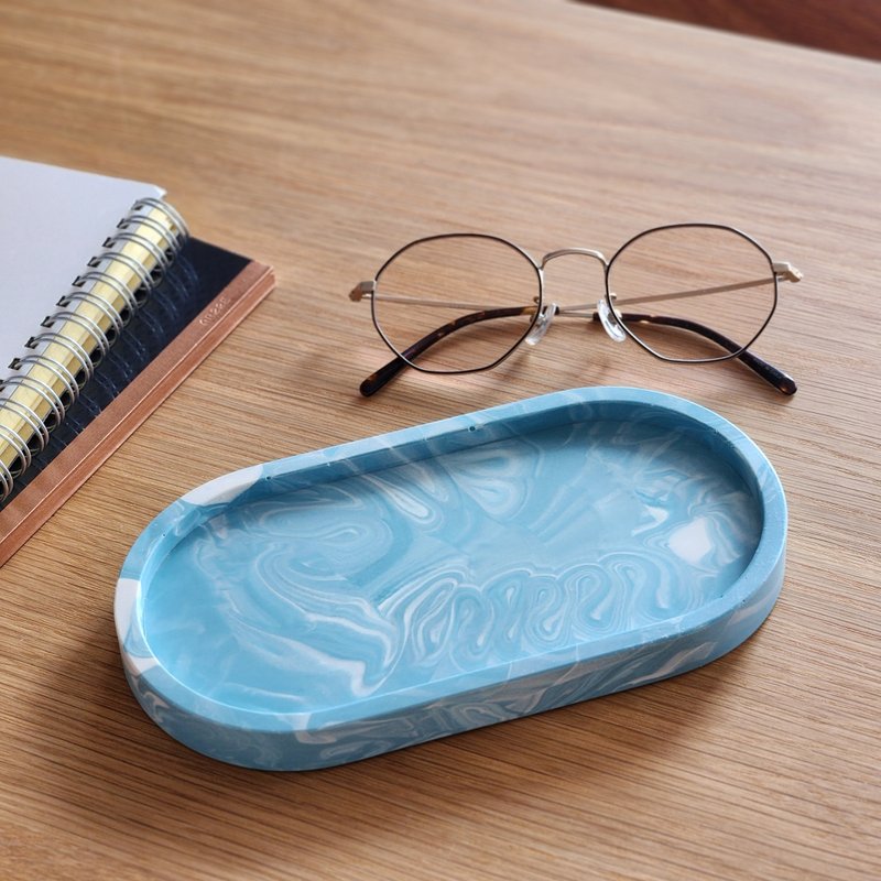 Oval tray (Pure blue marble) / Jesmonite - กล่องดินสอ/ถุงดินสอ - วัสดุอีโค สีน้ำเงิน