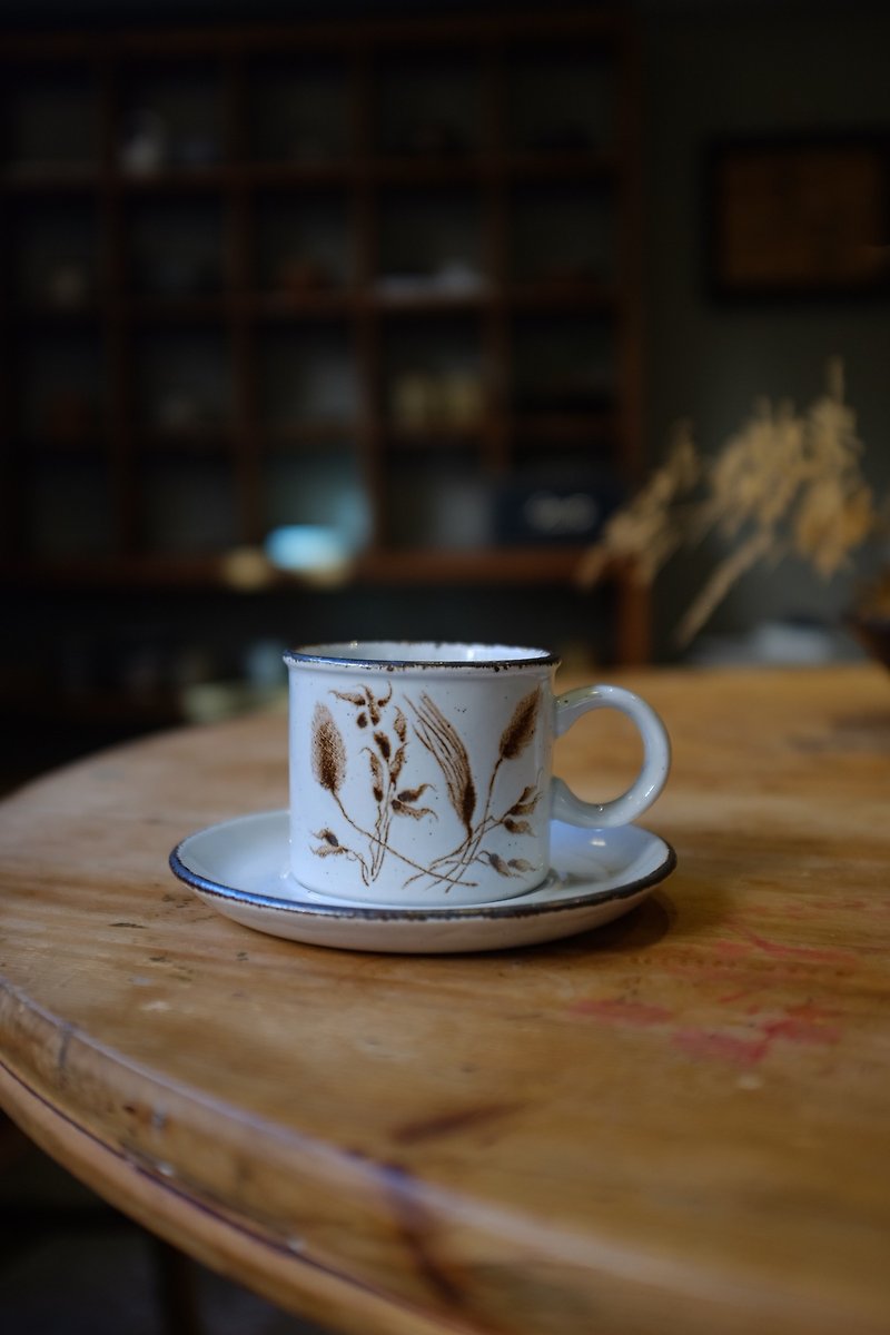 Midwinter wild wheat British second-hand coffee mug and saucer - แก้ว - เครื่องลายคราม 
