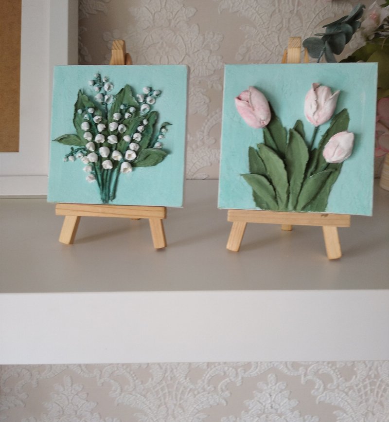 Set of canvas paintings of Lilies of the valley and tulips on easel Mothers gift - 擺飾/家飾品 - 其他材質 白色