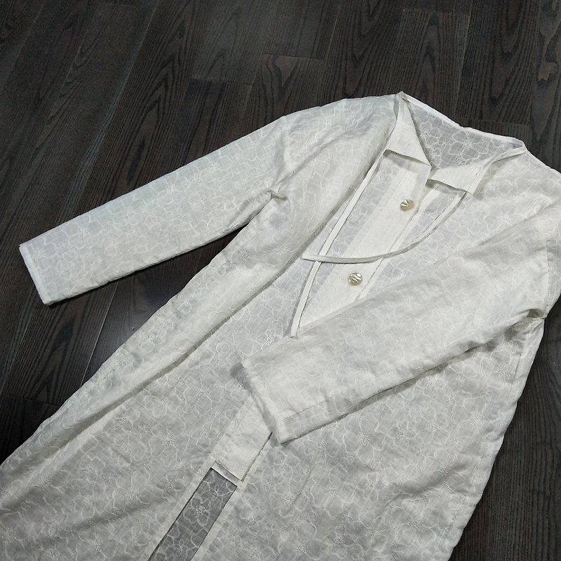 白的繡花長版純棉薄罩衫 - 女上衣/長袖上衣 - 棉．麻 白色