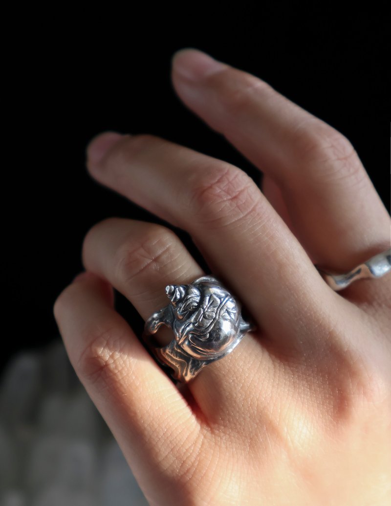 Original design handmade 925 Silver conch wide arm natural texture old solitary open ring - แหวนทั่วไป - เงินแท้ สีเงิน