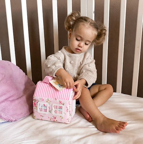 Belovochka Kawaii toy. Gift for kids - Pink fabric dollhouse bag with miniature furniture