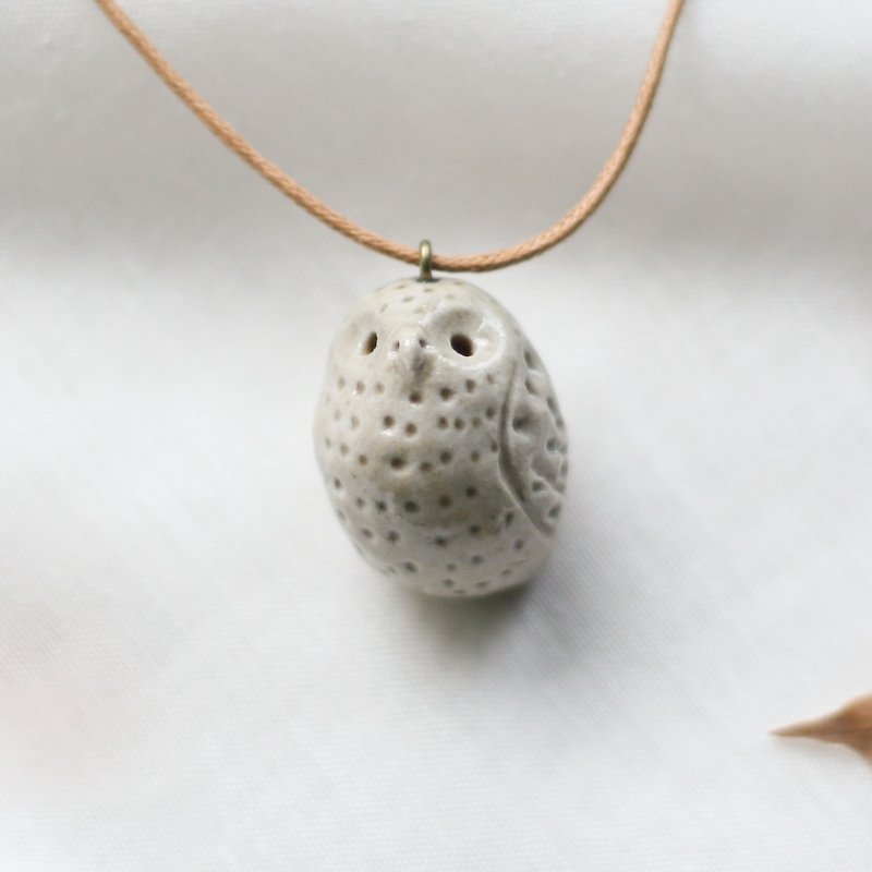 Firewood Owl Essential Oil Necklace B07 - สร้อยคอ - ดินเผา ขาว