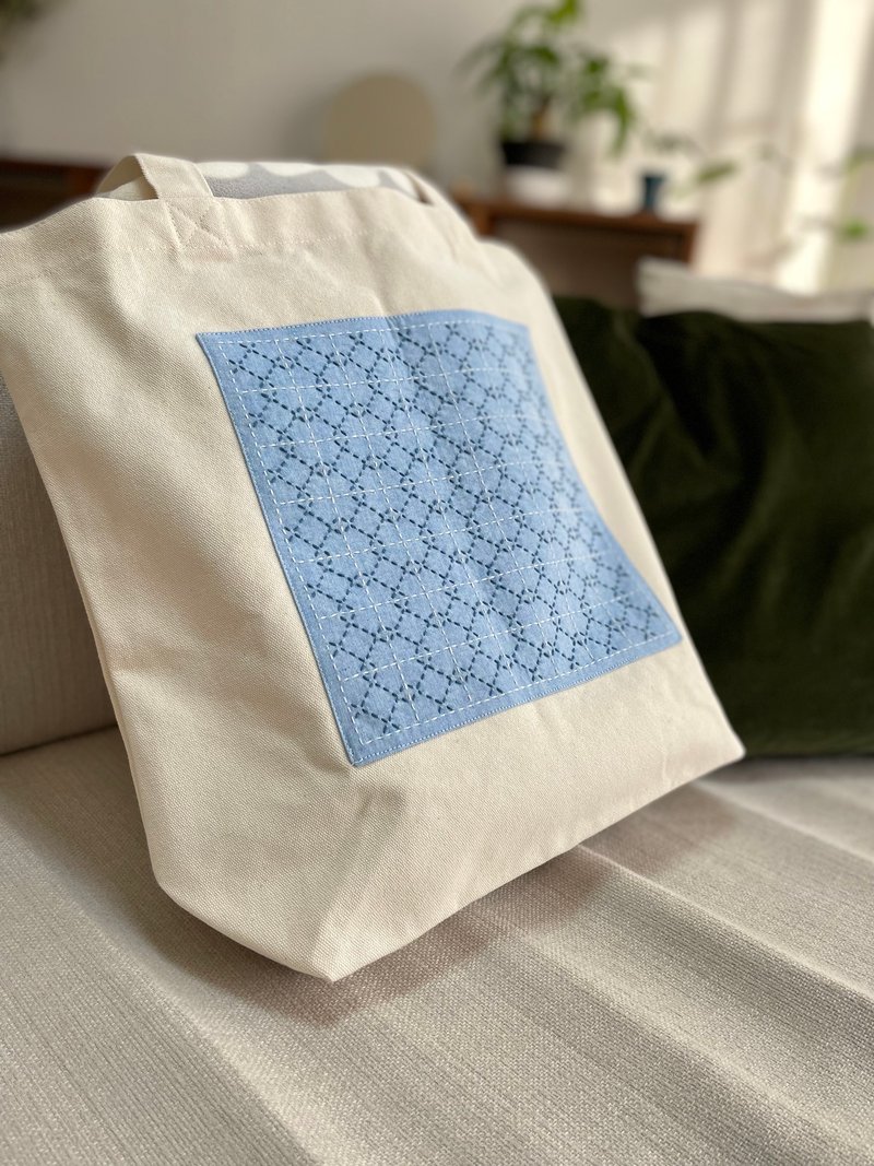 刺し子トートバッグ ブルー　爽やか　刺繍　四角　マチ付き　キャンバス　肩がけ　大容量　エコバッグ　ショルダー　プレゼント - 手提包/手提袋 - 棉．麻 藍色