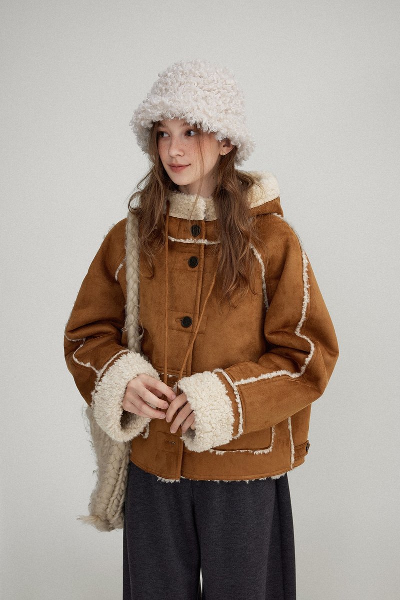 ヴィンテージライクなムードを纏う、フェイクムートンショートジャケット。リバーシブルで異なる表情を楽しめます。 - ジャケット - その他の素材 多色