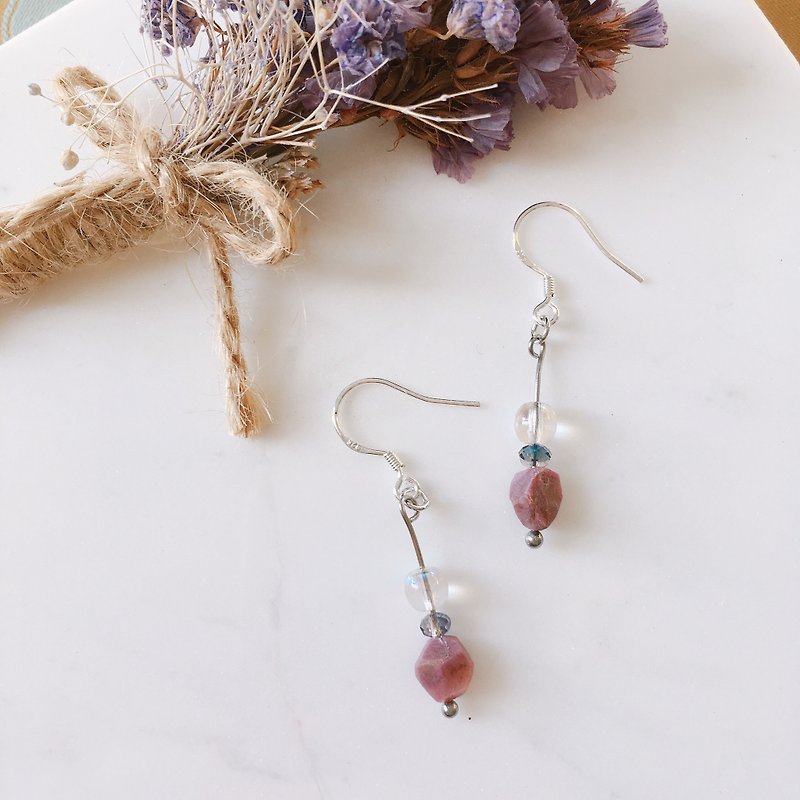 Minimal design with purple stone earring - ต่างหู - เงินแท้ สีน้ำเงิน