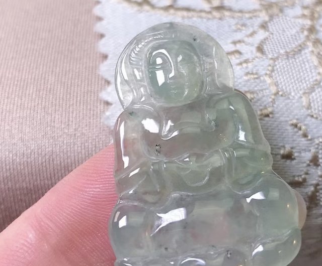 ビルマ翡翠観音様置物❣️天然翡翠　縁起物　贈答品  家庭円満　運気上昇❣️ ビルマ翡翠観音様置物❣️天然翡翠 縁起物 贈答品 家庭円満 運気上昇