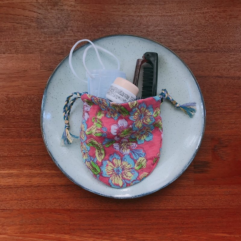 Double-sided circle pouch / when lonely - Toiletry Bags & Pouches - Other Materials Multicolor