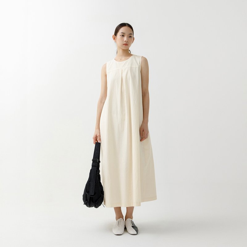 Box pleated sleeveless long dress - ชุดเดรส - ผ้าฝ้าย/ผ้าลินิน ขาว