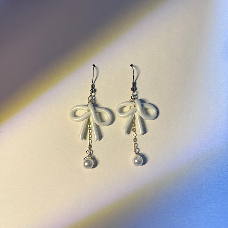 CM pearlescent white bow handmade soft clay earrings 925 sterling silver earrings - ต่างหู - ดินเผา ขาว