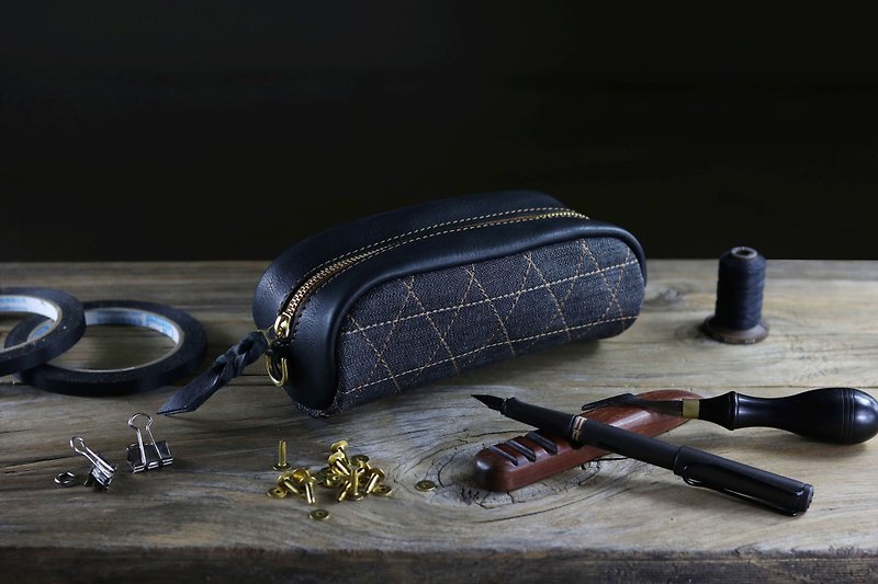 Vegetable tanned cow leather stitched tannin pencil case/storage bag (black/large) - lucky six-pointed star pattern - กระเป๋าเครื่องสำอาง - หนังแท้ สีดำ