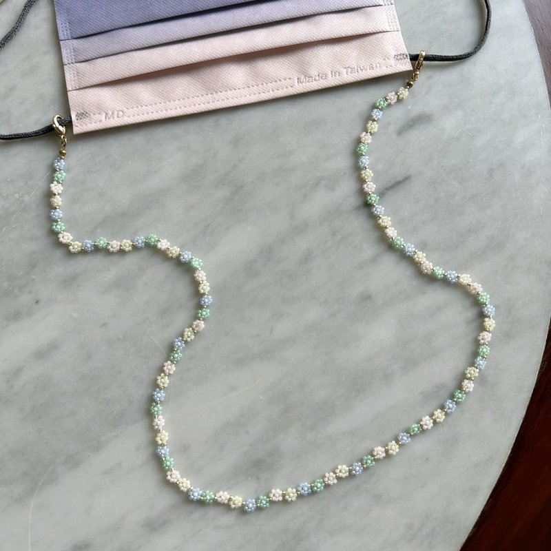 Minertés+日本古董珠系列－小粉花系列口罩鏈+ - 口罩/口罩收納套 - 玻璃 多色