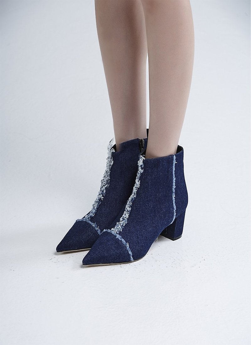 Washed denim shorts and thick boots blue - รองเท้าหนังผู้หญิง - หนังแท้ สีน้ำเงิน