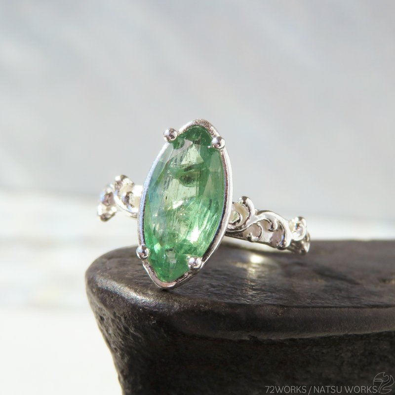 グリーンカイヤナイト リング / Green Kyanite Ring () - 戒指 - 寶石 綠色