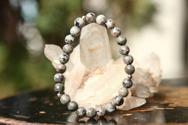 【Series of Bracelet】6.8mm Yooperlite bracelet with silver beads - สร้อยข้อมือ - เครื่องเพชรพลอย หลากหลายสี