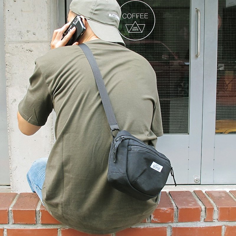 經典 側背 小包 Matchwood portable Mini 防潑水 隨身小包 包包 - 側背包/斜背包 - 防水材質 多色