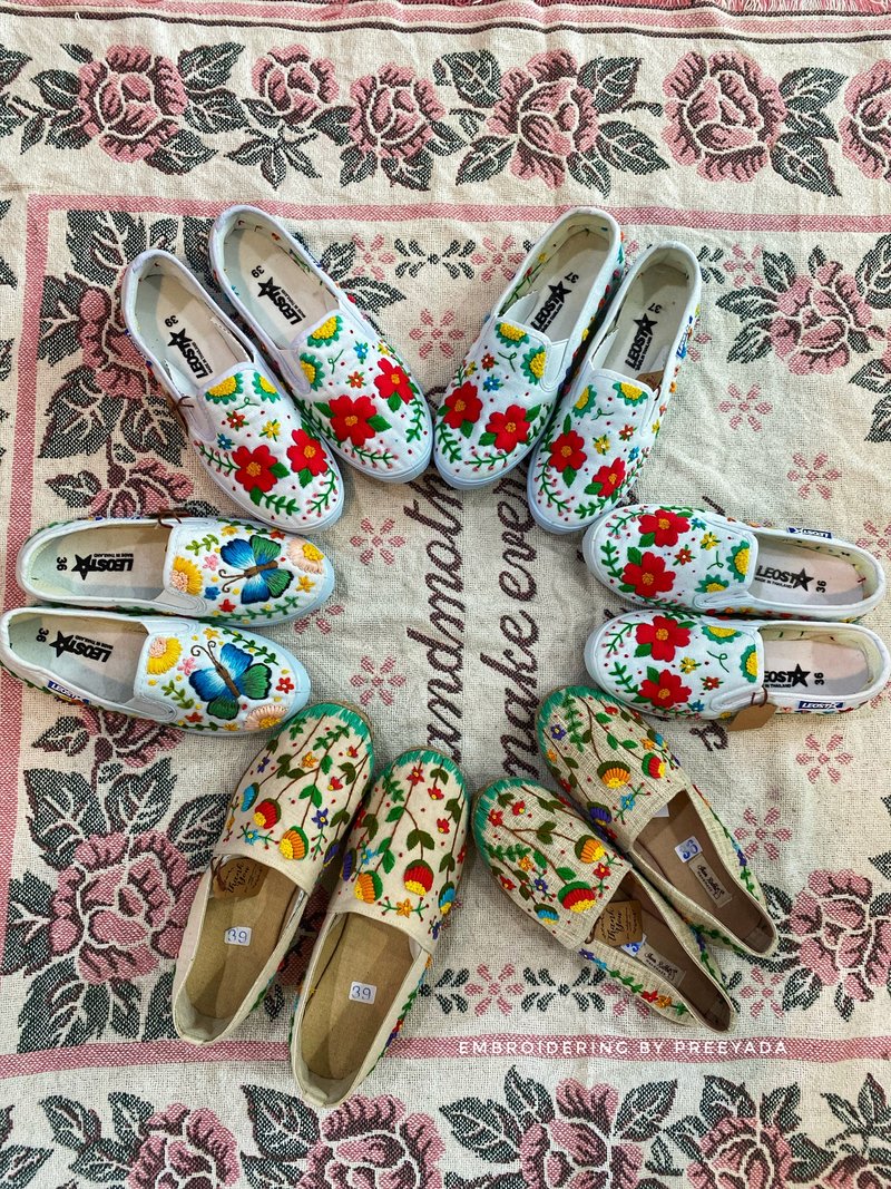 hand embroidered shoes  Buddy Kung Fu style, comfortable to wear. - 涼鞋 - 繡線 