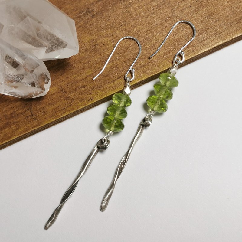 Natural Noble Stone Sterling Silver Earrings/Faceted Gemstone Beads/Handmade/925/999 - ต่างหู - เครื่องเพชรพลอย สีเขียว