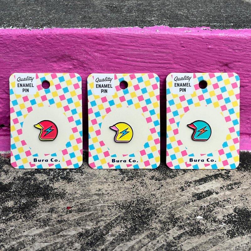 台灣復古閃電安全帽琺瑯徽章三入組 Lightning Helmet Pack BURA - 胸針 - 其他材質 