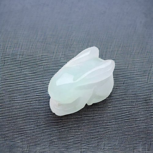 瓔珞珠寶盒 E.L.Jewelry Box 【錢兔似錦】冰糯種飄綠翡翠兔子吊飾 | 天然緬甸玉翡翠A貨| 送禮