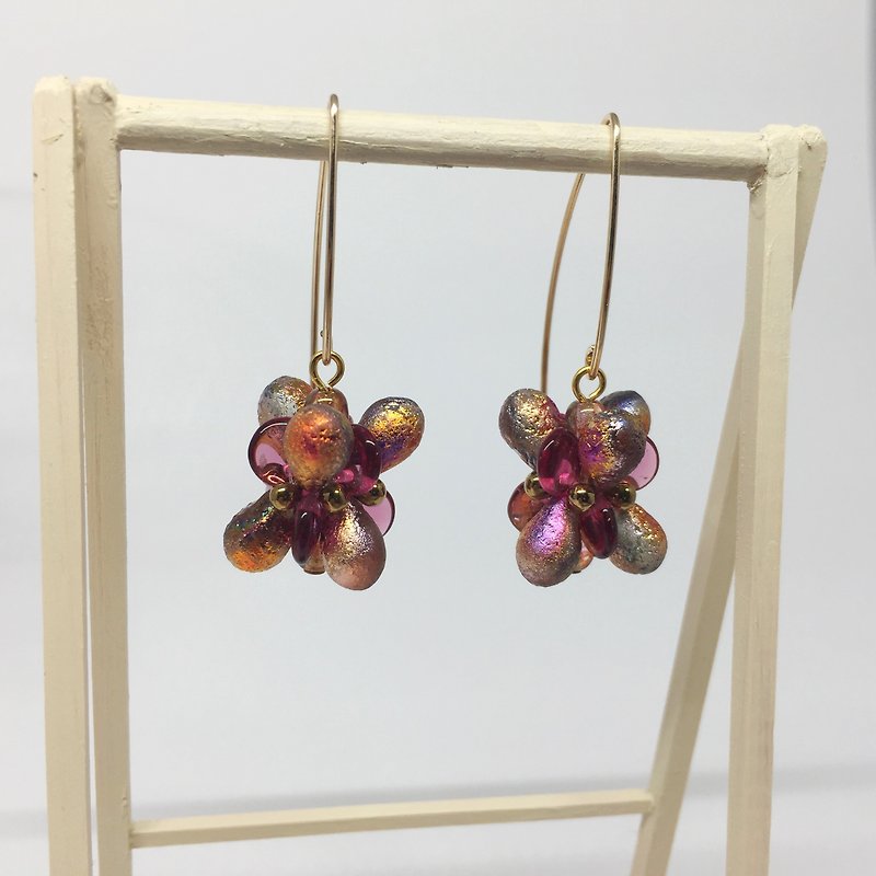 Glittering flower earrings - Earrings & Clip-ons - Other Materials 