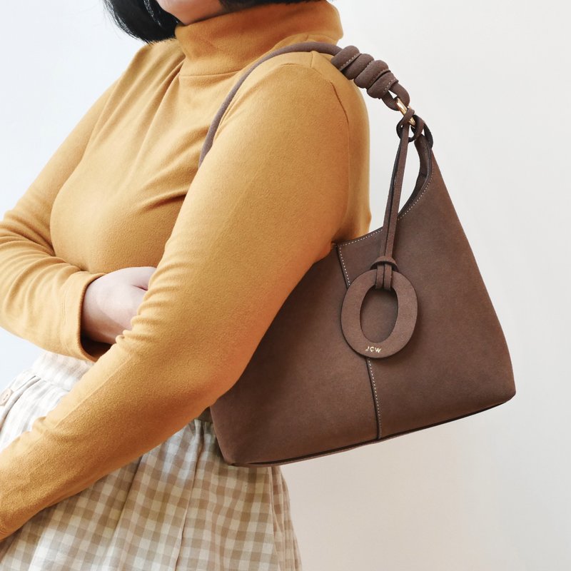 Onyx Shoulder Bag กระเป๋าสะพายหนังกลับ - Earth Brown Suede - กระเป๋าถือ - หนังแท้ สีนำ้ตาล