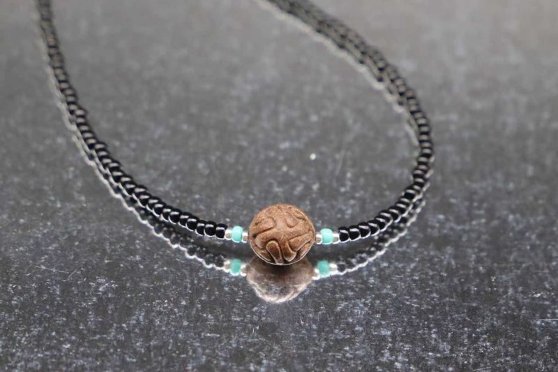 Feather-Inscribed Solitaire Collarbone Pendant - Collar Necklaces - Plants & Flowers 