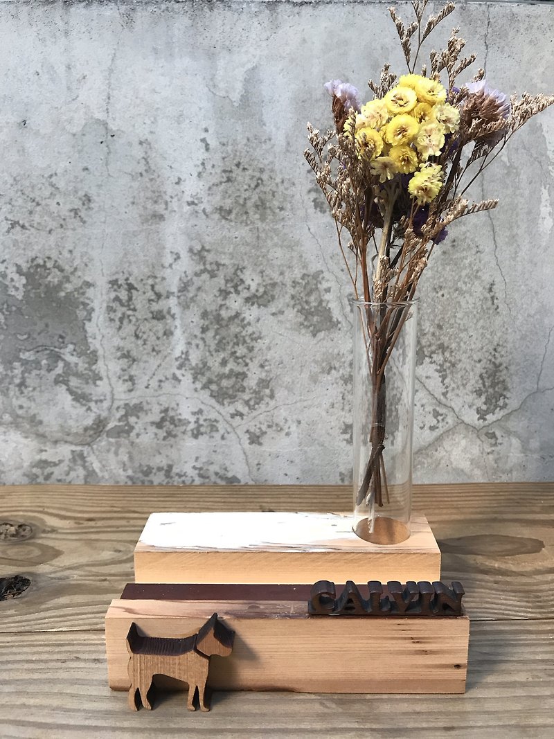 CL Studio【cypress-mobile phone holder/business card holder】N208 with test tube and dried flower - Card Stands - Wood Brown
