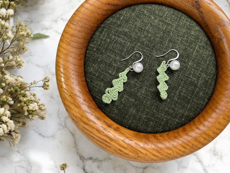 Hand crochet flower earrings. Leaf Shadow Pearlescent - Earrings & Clip-ons - Cotton & Hemp Green