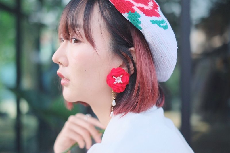 Ume earrings - 耳環/耳夾 - 聚酯纖維 紅色