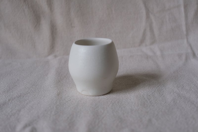 Pure white tea cup, sake cup-2 - ถ้วย - เครื่องลายคราม 