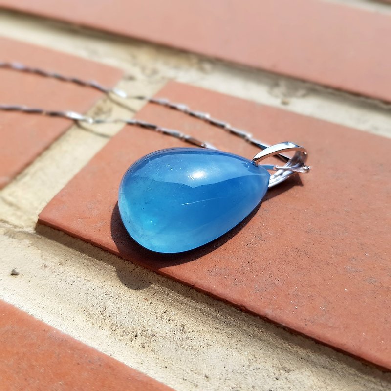 Girl Crystal World - [Cobalt Blue] - Aquamarine necklace pendant with 925 sterling silver chain - สร้อยคอ - เครื่องเพชรพลอย สีน้ำเงิน
