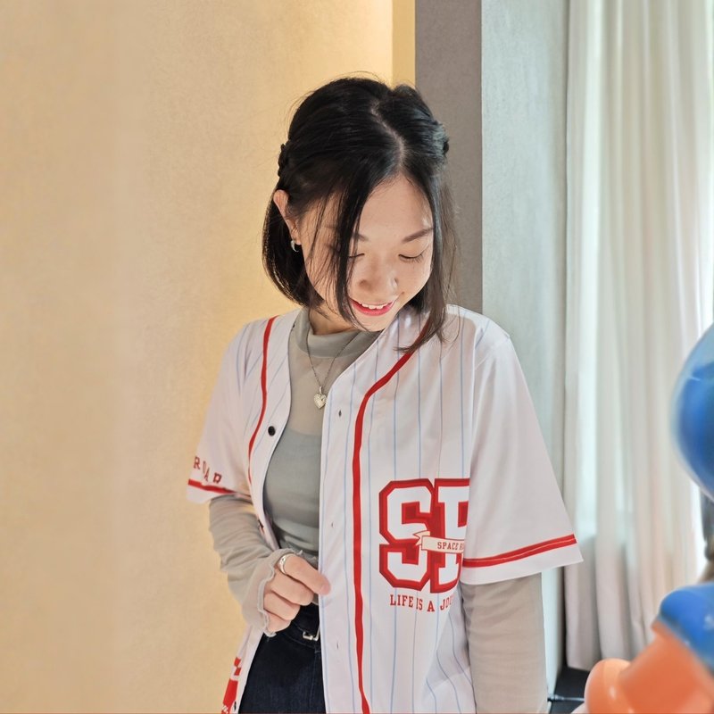 【客製寵物棒球衫】幽默太空風格 / 帶著毛孩周圍走 / 速乾舒適 - 客製化寵物商品 - 其他材質 白色