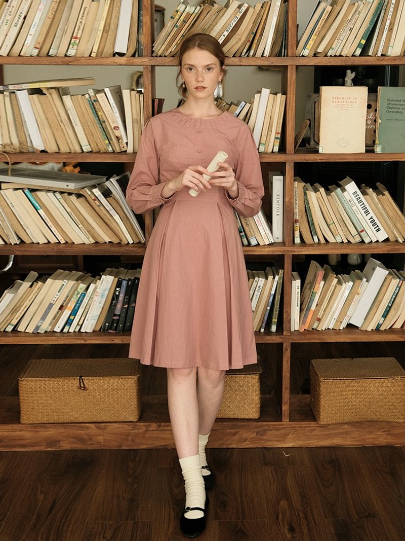 Mintcheese 法式復古典感肌理質感收腰連衣裙氣質灰粉/白 - 洋裝/連身裙 - 棉．麻 粉紅色