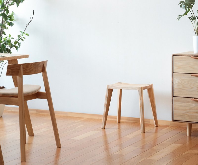 Asahikawa Furniture Wow wedge stool - เก้าอี้โซฟา - ไม้ 